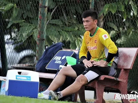 Thêm một thủ môn U22 Việt Nam gặp chấn thương