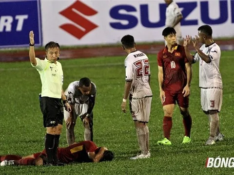Bị Đông Timor đá rắn, Công Phượng nổi cáu