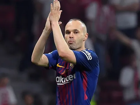 Lương duyên Iniesta - Barca: Nhờ đi chơi... công viên