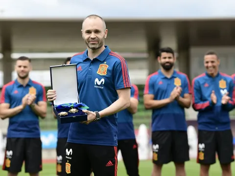 Iniesta vẫn chưa có ý định giải nghệ sau World Cup