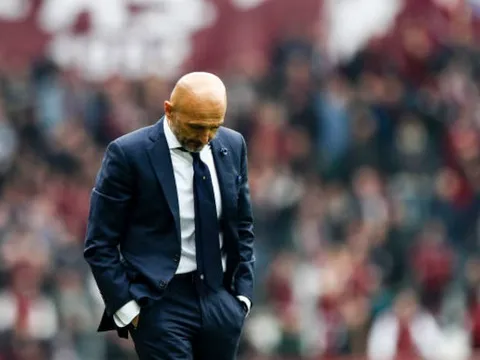 Inter hụt top 3, Spalletti chỉ biết gục mặt xuống sân