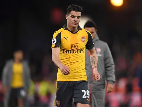 Jamie Redknapp: Mua Xhaka là sai lầm lớn nhất mùa của Arsenal
