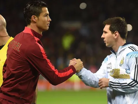 Roy Keane đưa ra "phán quyết" cuối cùng về Ronaldo và Messi