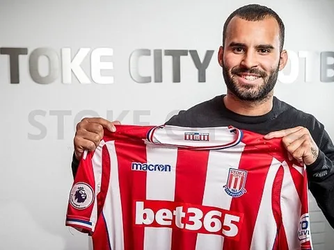 Jese Rodriguez rạng rỡ ra mắt Stoke City