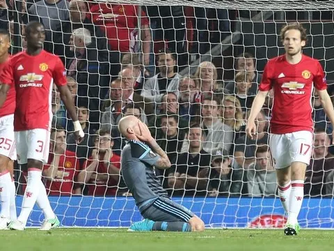 John Guidetti lên tiếng sau pha hỏng ăn lịch sử trước Man Utd