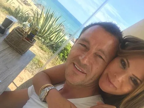 John Terry đi nghỉ mát sau bàn thắng lịch sử cho Chelsea