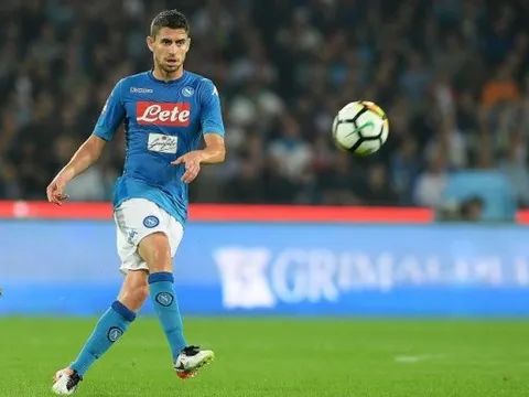 Jorginho liệu có chơi hay hơn các tiền vệ của Chelsea ở mùa giải trước?