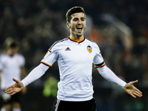 Man Utd điền tên mục tiêu 30 triệu bảng thay thế cho Young và Shaw