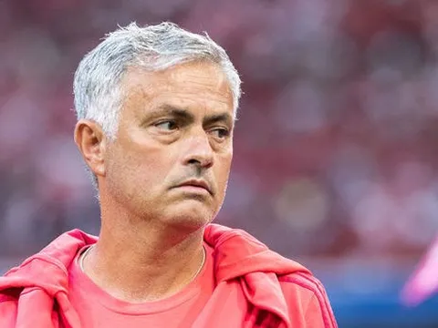 Mourinho đòi mua sắm, Ed Woodward trả lời 'QUÁ BẬN RỘN'