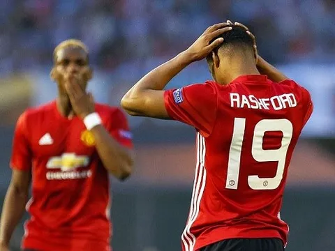 Jose Mourinho chê hàng công Man United dứt điểm kém