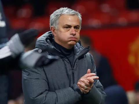 Jose Mourinho đang lặp lại sai lầm của hai mùa giải qua?