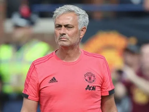 Jose Mourinho: Kẻ đáng thương và vận đen của Man Utd