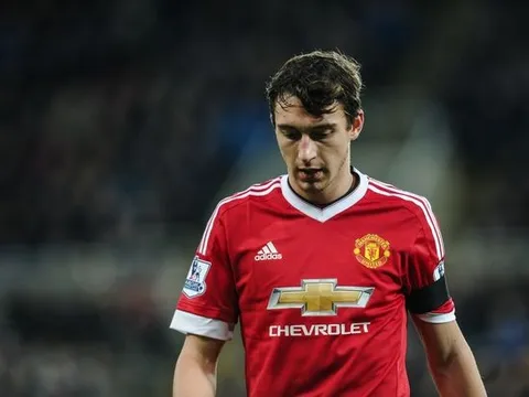 Những 'của nợ' đắt tiền bán không nỡ ở không đành tại Ngoại hạng Anh