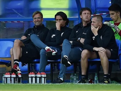 Jurgen Klopp cười tươi nhìn Liverpool đè bẹp Tranmere