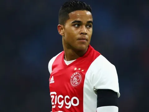 Kluivert mơ về Barca, “thả thính” Man United