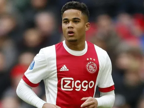 Van der Sar mang tin vui vụ Kluivert đến Man Utd