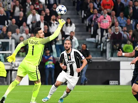 Juventus hạ gục Monaco, chung kết Coppa Italia phải đá sớm