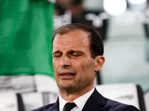 Juventus suýt thua, Allegri run rẩy trên băng ghế chỉ đạo