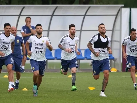 Kaka chỉ ra điểm yếu của Messi và ĐT Argentina