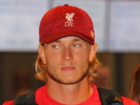 Karius như 'mất sổ gạo' khi cùng Liverpool hành quân sang Mỹ