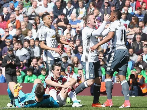 Kép phụ tỏa sáng, Man Utd kết liễu Burnley ngay trong hiệp một