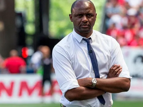 Kết quả Ligue 1 ngày 11/8: Không Balotelli, huyền thoại Vieira nhận trận thua bẽ bàng