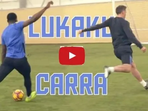 Khi Romelu Lukaku đối đầu với Jamie Carragher
