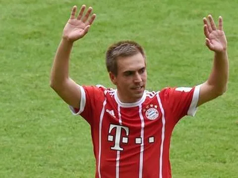 Khoảnh khắc chia tay đầy cảm xúc của Philipp Lahm trận gặp Freiburg
