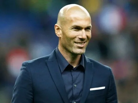 Zidane: "Không có chuyện Real xếp hàng chào Barca"