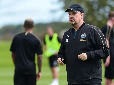 Không được cấp tiền, Benitez vẫn quyết sống chết cùng Newcastle