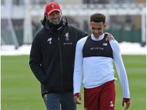 Không phải Salah, Arnold mới là ngôi sao được Klopp "đưa lên bệ phóng"