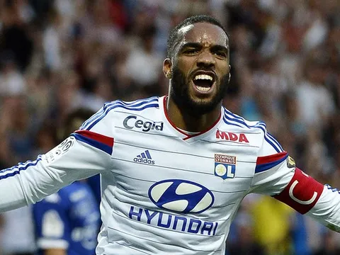 Không tìm được người thay, Lyon quyết không bán Lacazette