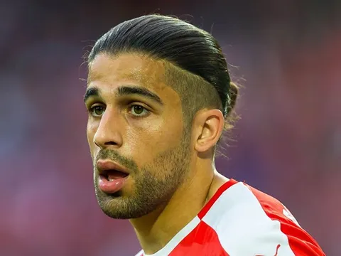 Khủng hoảng hậu vệ trái, Arsenal chữa cháy bằng "nghệ sĩ" Milan?