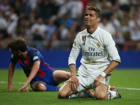 Kịch tính Siêu kinh điển: Nước mắt Ronaldo và thảm họa trọng tài