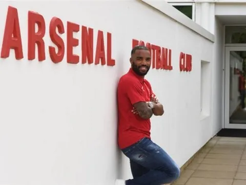 Lacazette là Ian Wright mới của Arsenal