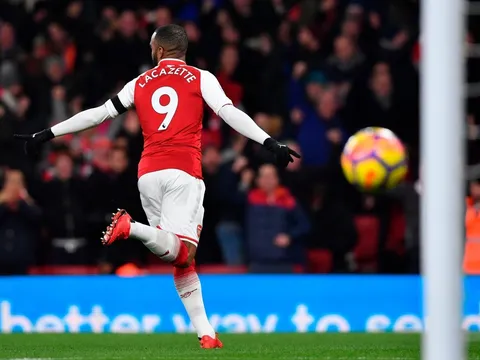 Lacazette - Người cứu rỗi Arsenal?
