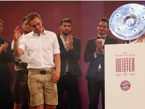 Lahm gượng kiềm nước mắt trong tiệc chia tay của Bayern