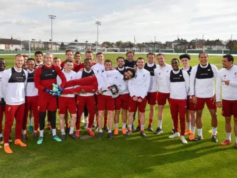 Lallana sắp tái xuất, Salah được 'cưng' như ông hoàng trên sân tập