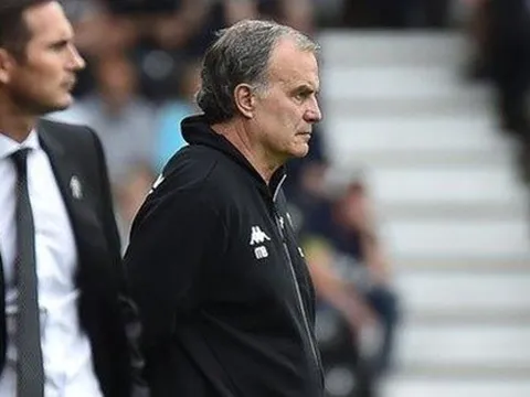 Lampard lặng người khi Derby County thảm bại dưới tay 'phù thủy' Bielsa