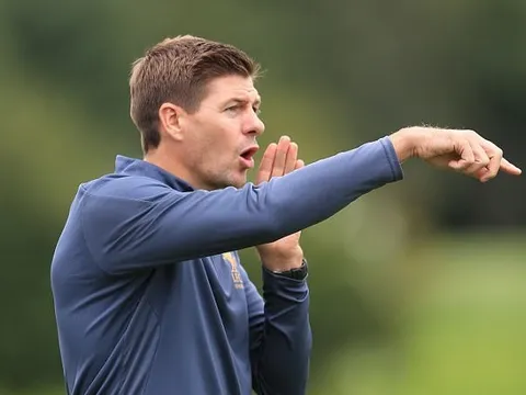 Lần đầu 'đứng lớp' của Steven Gerrard tại Liverpool