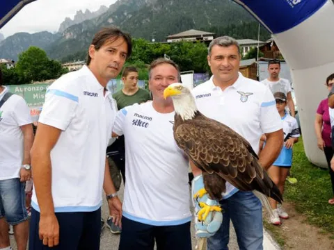 Lazio lại mang đại bàng ra 'tiếp sức' các cầu thủ