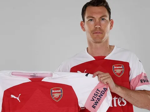 CHÍNH THỨC: Arsenal chiêu mộ thành công Stephan Lichtsteiner