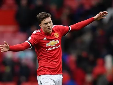 Đem Lindelof cho mượn, Mourinho tức tốc hỏi mua 2 trung vệ
