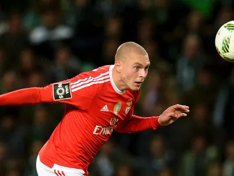 Lindelof tới Man Utd, đội bóng cũ thoát cảnh phá sản