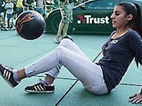 Lisa Zimouche - Hotgirl vừa xinh, vừa đá bóng cực siêu
