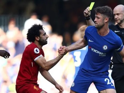 Liverpool sụp đổ, đánh mất tất cả vào cuối mùa?