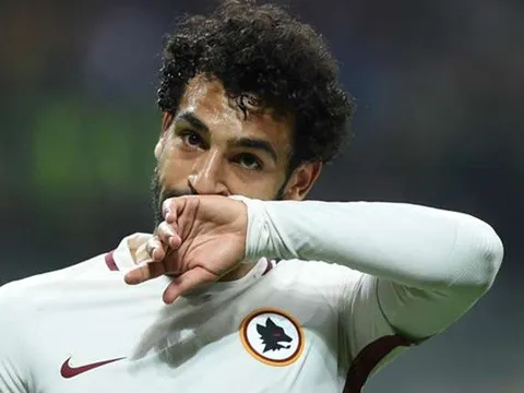 Liverpool đang phí tiền để chiêu mộ Salah