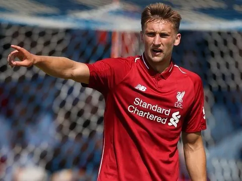 Liverpool khủng hoảng hàng thủ, Klopp tính dùng nhân tố lạ