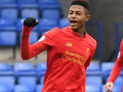 Thần đồng bóng đá Anh rời Liverpool
