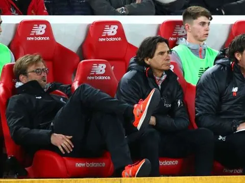 Liverpool 'sẩy chân', HLV Klopp suýt nôn mửa